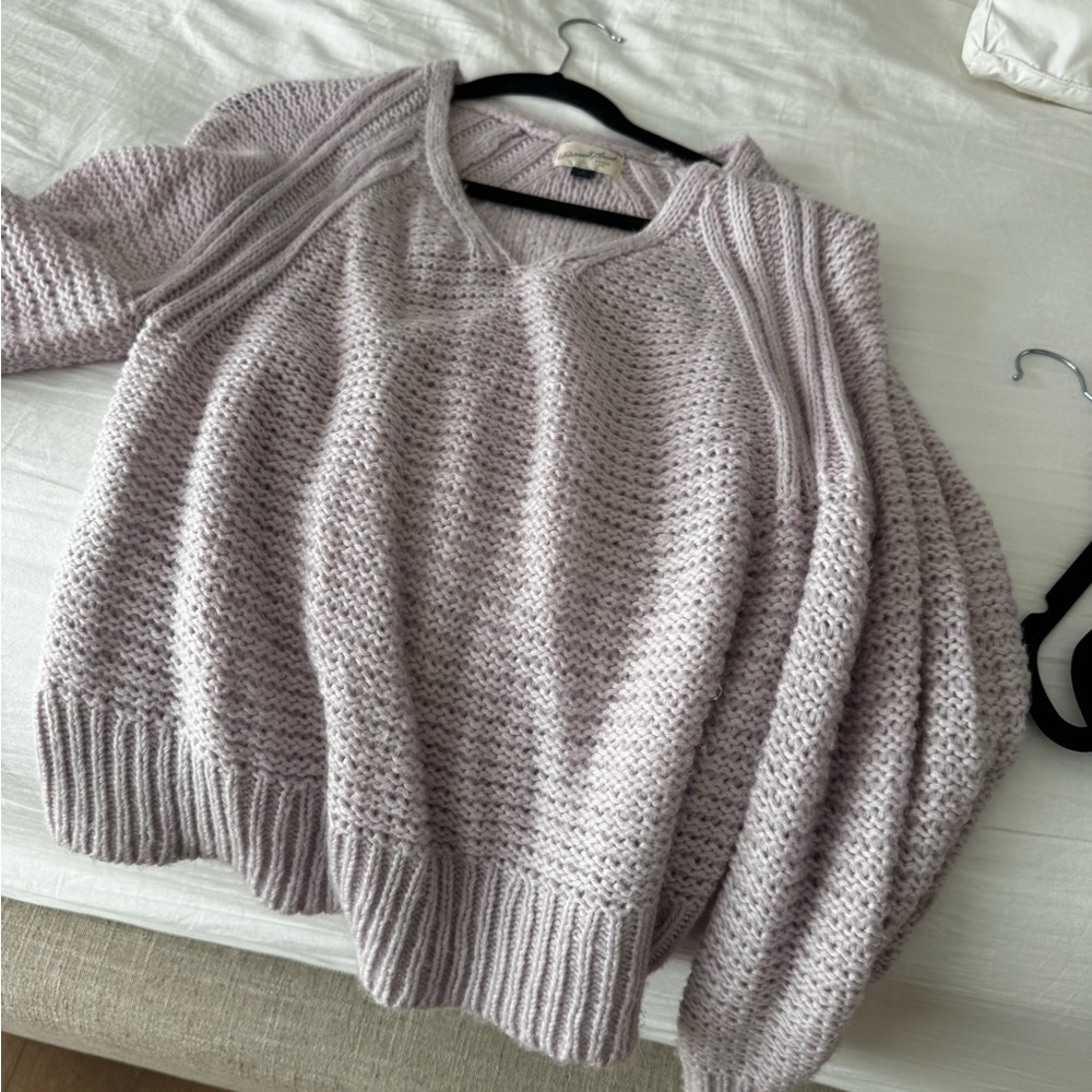 Universal Thread Light Purple V-Neck Sweater